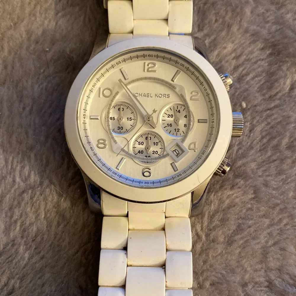 Michael Kors Silver-tone Men’s Runway Stainless Steel Watch for sale (MK-8108) - Picture 1 of 2